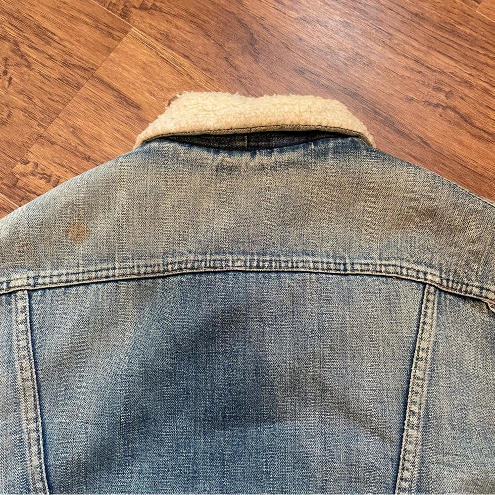 Vintage Jean Jacket! - Picture 6 of 8